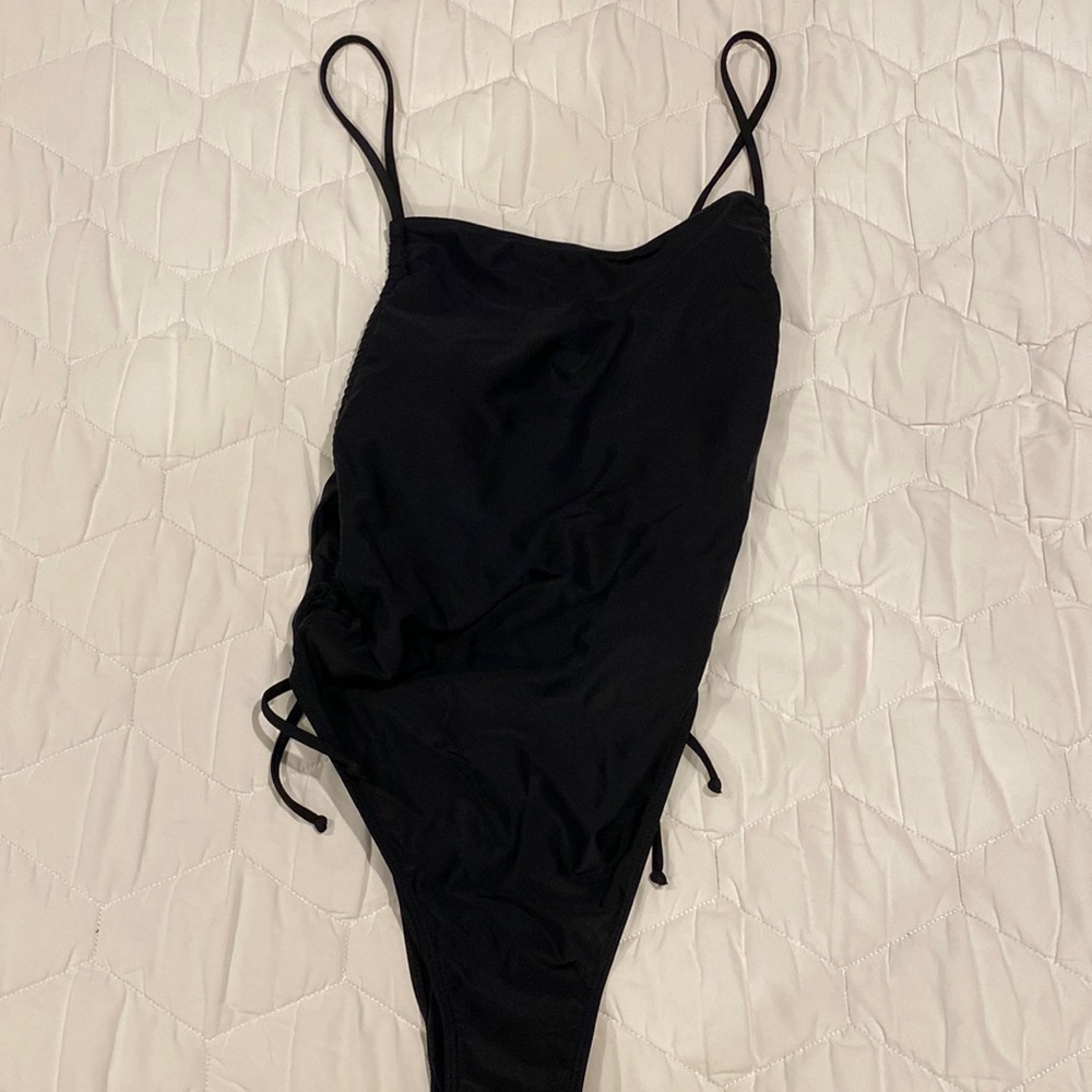 One piece swim suit